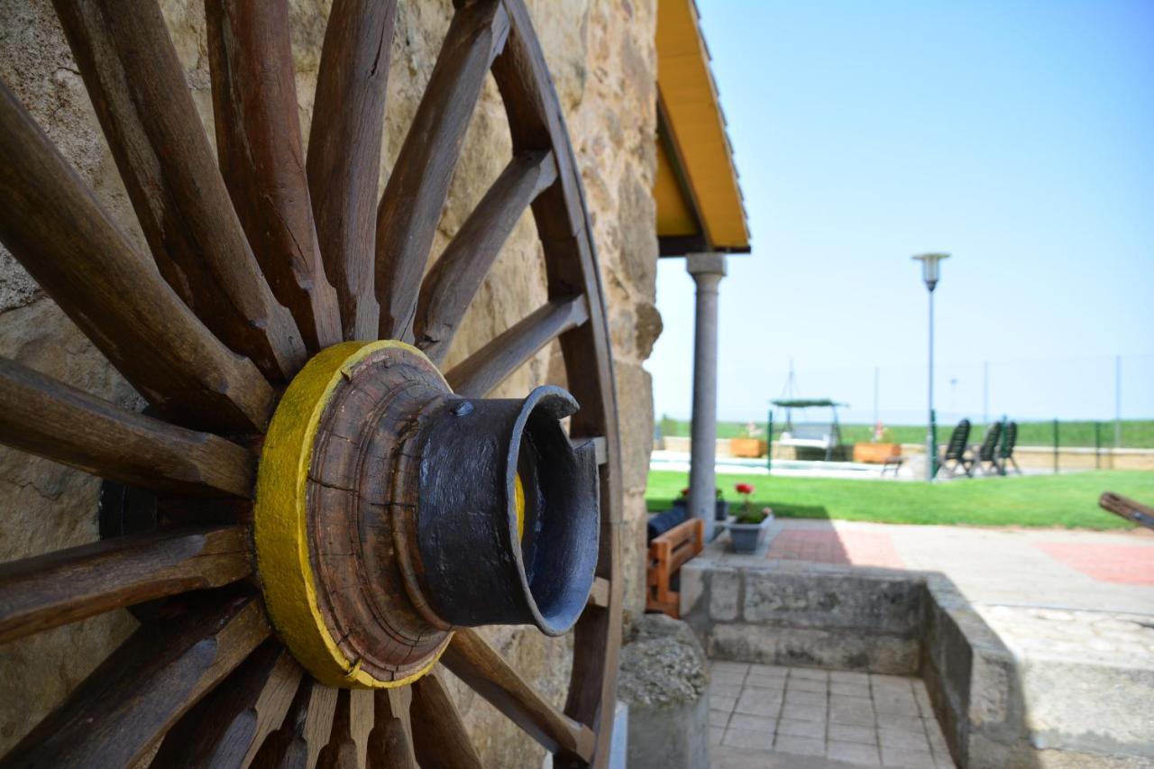 El Almendro Del Cura Villa Villarmayor  ภายนอก รูปภาพ
