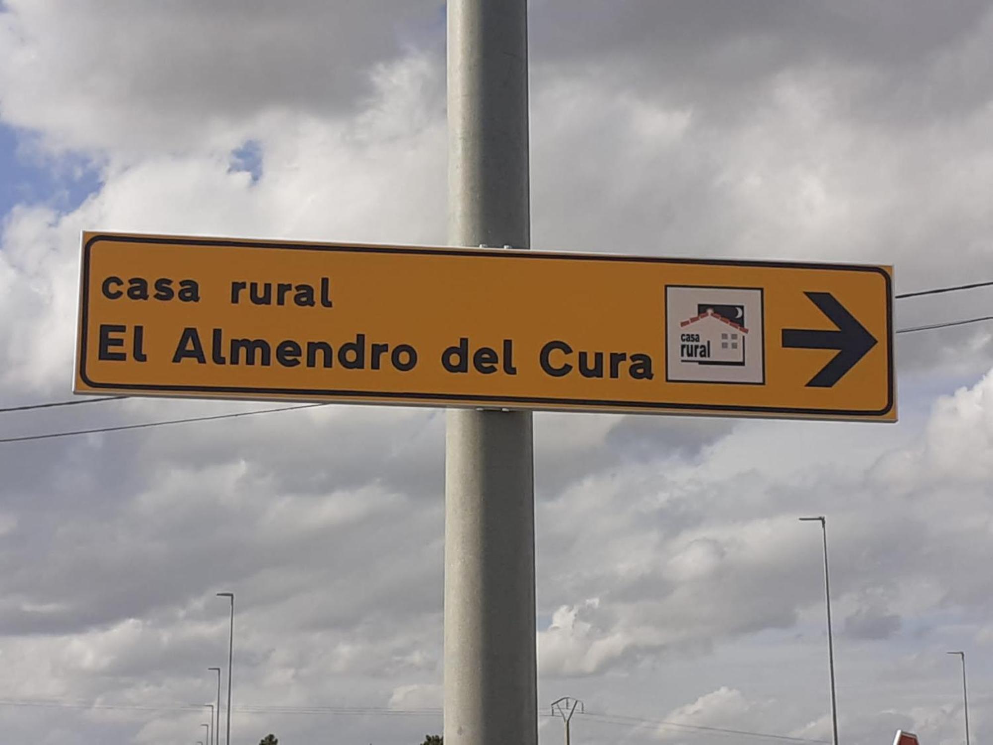 El Almendro Del Cura Villa Villarmayor  ภายนอก รูปภาพ